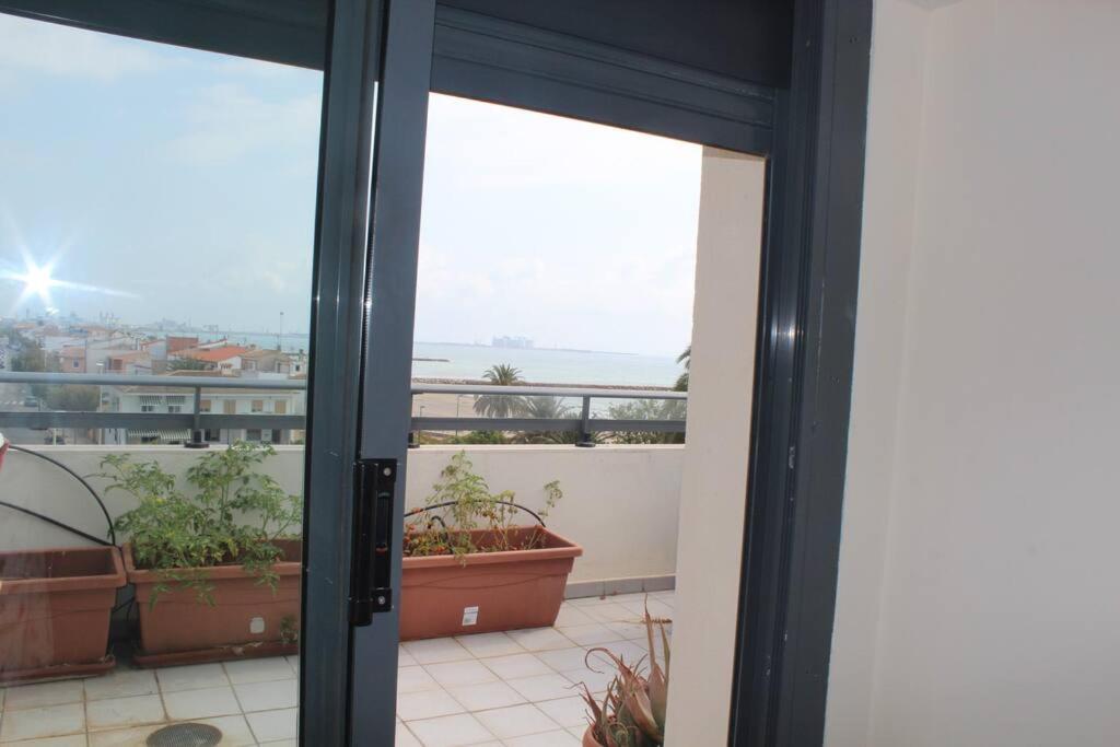 Confortable Beach Appartment With Views To The Sea Пусол Екстериор снимка