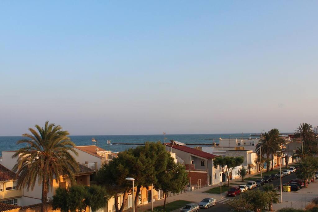 Confortable Beach Appartment With Views To The Sea Пусол Екстериор снимка